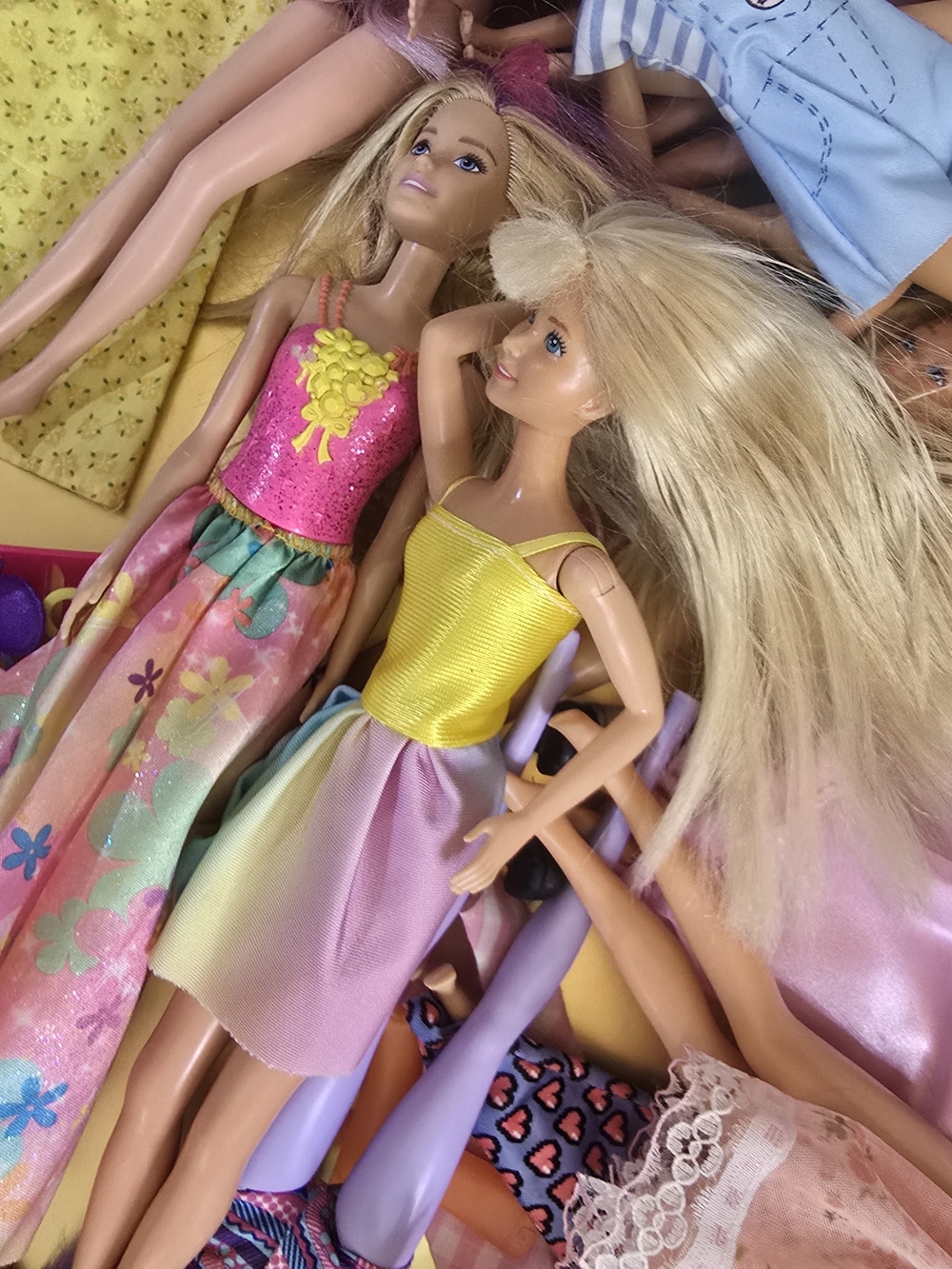 Assorted Lot Of Barbie, Ken & Fashion Dolls Mixed - Picture 8 of 11